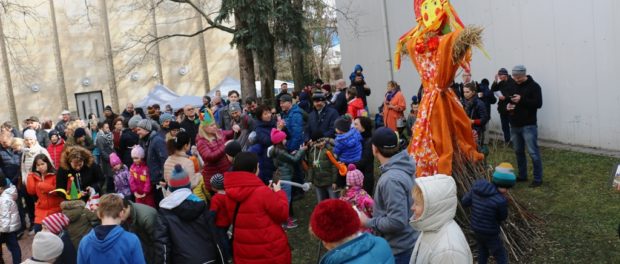 Более 1000 человек отметили Широкую Масленицу в Праге