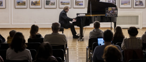 Концерт памяти чешского пианиста Ивана Моравца прошел в РЦНК в Праге