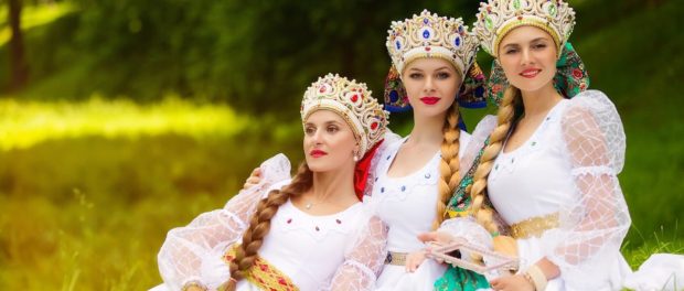 Prohlídka „Mužské a ženské prvky v šatech národů Eurasie: hra kultur“