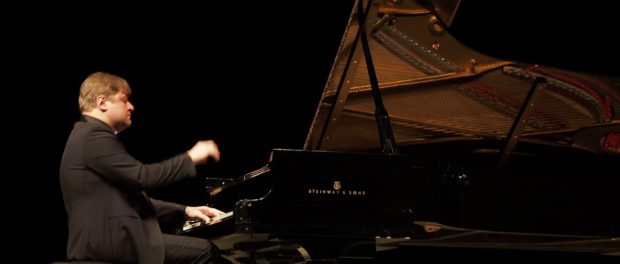 Přímý přenos koncertu „Velci pianisté v Ostafjevu“