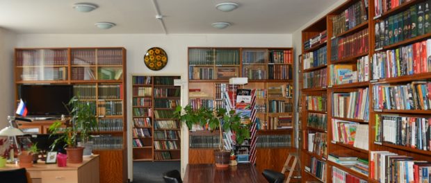 Выставка библиотечных книг к 9 Мая
