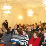 11 февраля 2014 года в рамках 5 Международного музыкального фестиваля Эдуарда Направника в Хрустальном зале РЦНК в Праге состоялся концерт известного струнного российского квартета им. П.И. Чайковского. Мероприятие подготовлено и проведено Представительством Россотрудничества в Чехии совместно с организаторами Международного фестиваля. Фестиваль проходит в Чешской Республике ежегодно и посвящен выдающемуся музыканту, композитору и дирижеру чешского происхождения Эдуарду Направнику, который более полувека (1863-1916) возглавлял оркестр Мариинского театра в Санкт-Петербурге и внес большой вклад в развитие музыкальной культуры России. В этом году гостей и участников фестиваля Чехии стал коллектив прославленных музыкантов из Москвы – Государственный струнный квартет им. П.И. Чайковского. В его составе – выдающиеся музыканты, лауреаты международных конкурсов: основатель квартета Сергей Батурин (альт), обладатель первой премии Международного конкурса им. П.И. Чайковского в Москве Кирилл Родин (виолончель), Лев Масловский (первая скрипка), Захар Малахов (вторая скрипка). Российских музыкантов представил зрителям директор Российского центра науки и культуры в Праге Леонид Гамза. Об истории и программе Международного фестиваля Эдуарда Направника, ставшего традиционным в Чехии рассказал его директор Вячеслав Гроховский. Он особо поблагодарил представительство Россотрудничества за поддержку и помощь в организации фестиваля, без которой не был бы возможен приезд в Чехию музыкантов столь высокого уровня. В программе концерта в РЦНК в двух отделениях были исполнены 2-ой квартет Александра Бородина и 2-ой квартет Петра Чайковского. «На бис» для благодарных слушателей, которых покорило мастерство искусных музыкантов, в красивой аранжировке была исполнена русская народная песня «Лучинушка». Послушать замечательный творческий коллектив в РЦНК пришли более 80-ти чешских граждан и соотечественников. В зале также присутствовали сотрудники посольств Белоруссии, Казахстана и Украины. В рамках фестиваля Эдуарда Направника Государственный квартет им. Чайковского выступит еще в двух других городах Чехии.