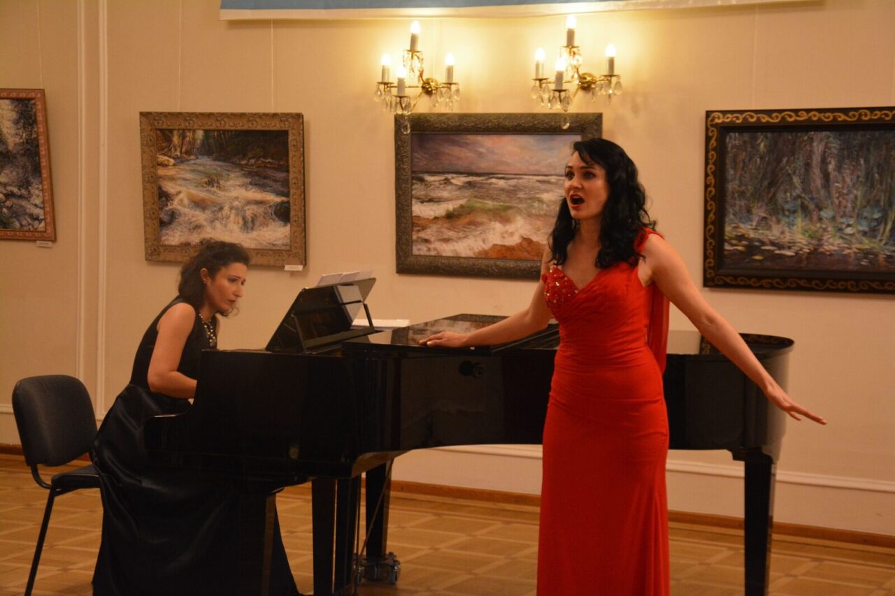 Koncert mladých operních pěvkyň z Ruska a Arménie v RSVK v Praze