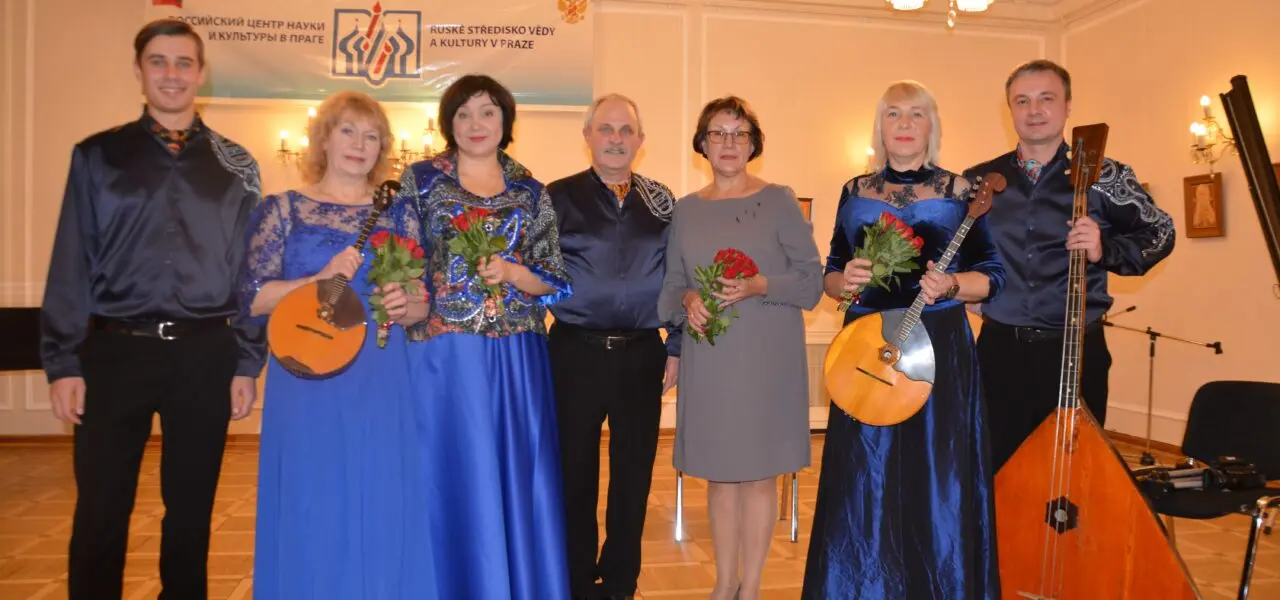 Koncert souboru ruské lidové hudby KaliNA-ART v RSVK v Praze