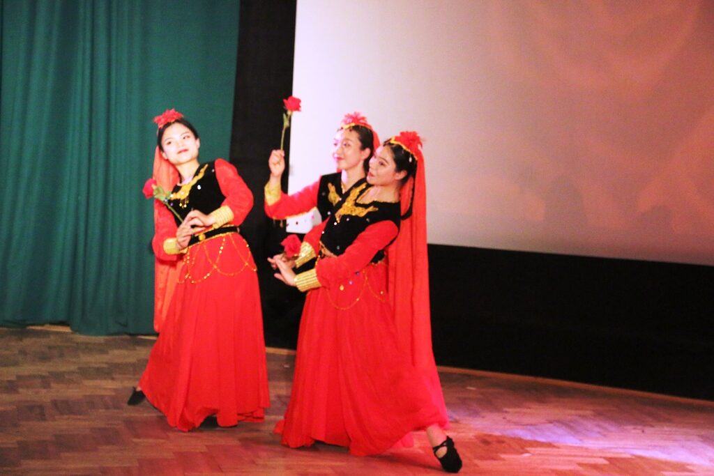 Mezinárodní mládežnický folklorní koncert v RSVK v Praze
