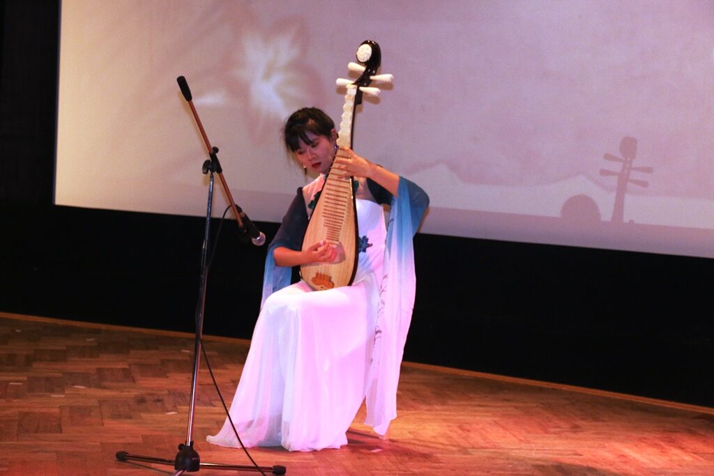 Mezinárodní mládežnický folklorní koncert v RSVK v Praze
