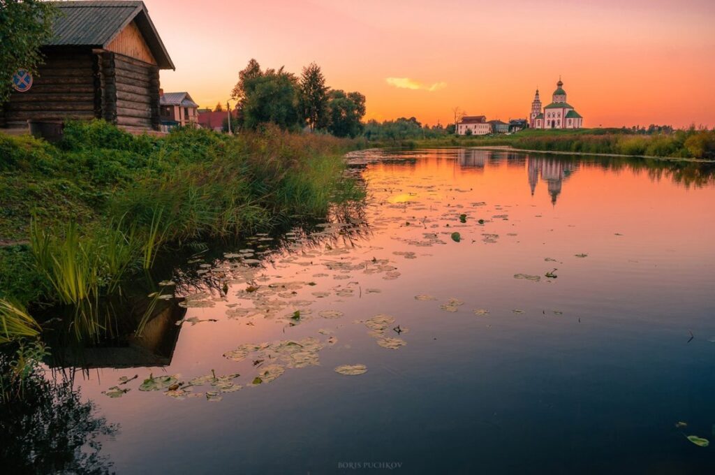 1640391992_28-celes-club-p-osennii-suzdal-priroda-krasivo-foto-30