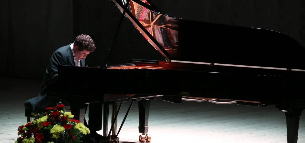 Přímý přenos zahájení II. mezinárodního festivalu „Denis Macujev představuje: dialog generací«  