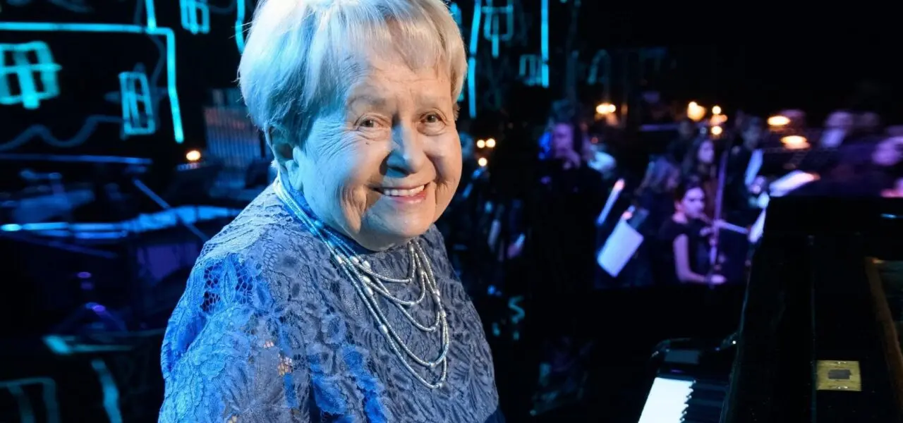 Онлайн- концерт к 95-летию композитора Александры Пахмутовой