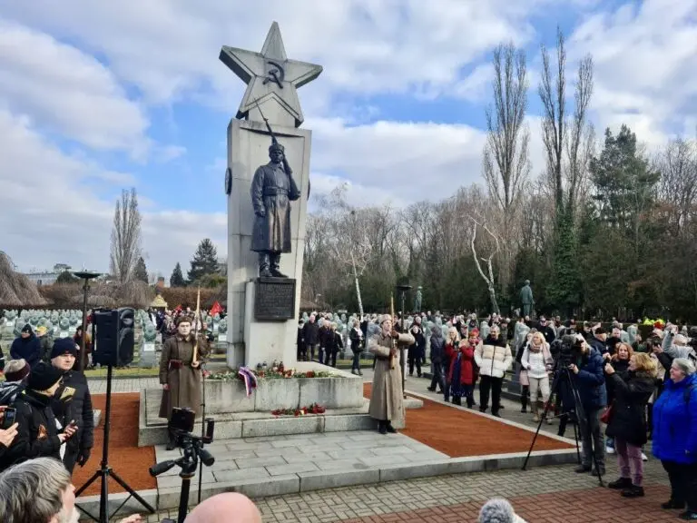 Акция «Сталинградская лента» прошла на Ольшанах