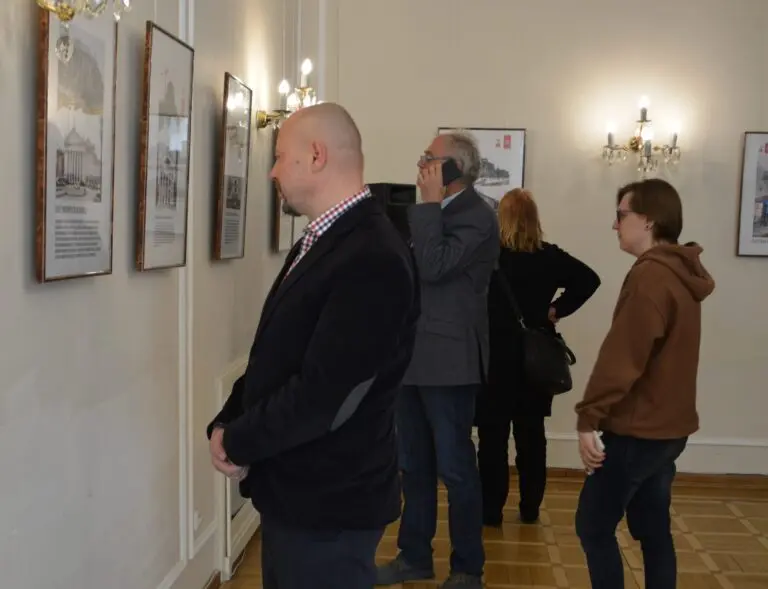 Открылась фотовыставка «Сталинград: тогда и сегодня»
