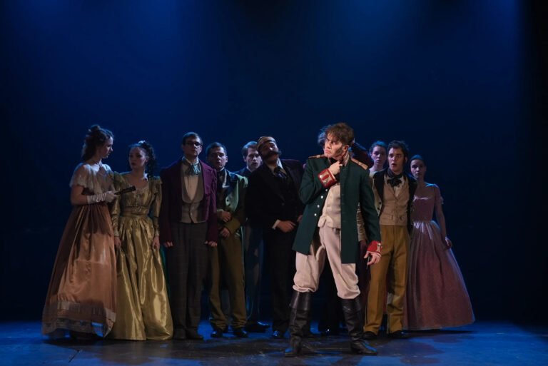 Online promítání představení „Revizor« z projektu „Divadelní léto»