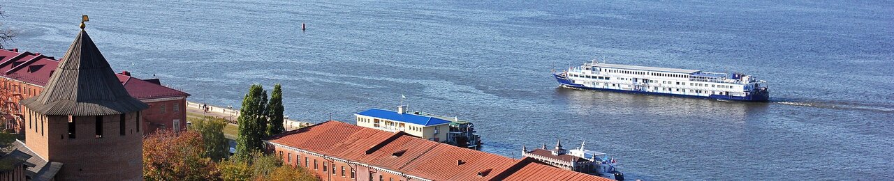 Нижний Новгород — вид на стрелку Оки и Волги