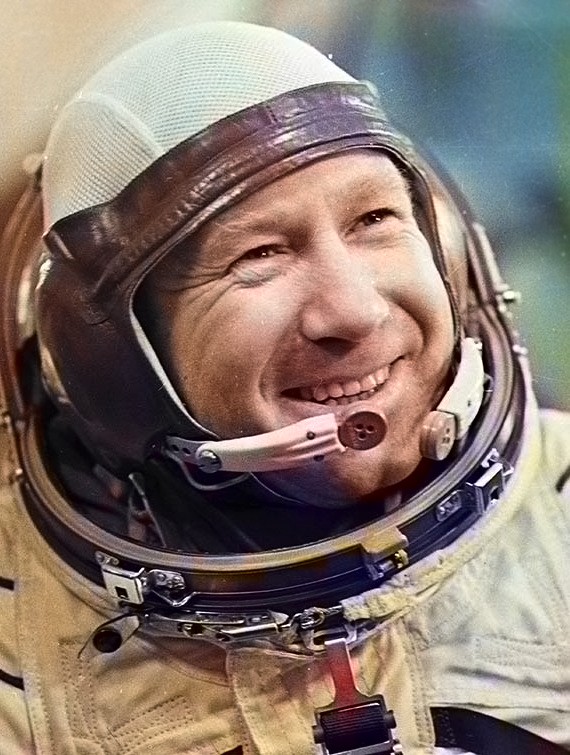 Алексей Леонов