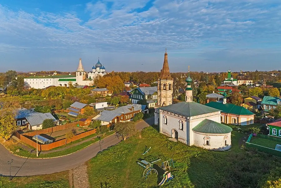 Suzdalský Kreml, kostely 12.–17. století