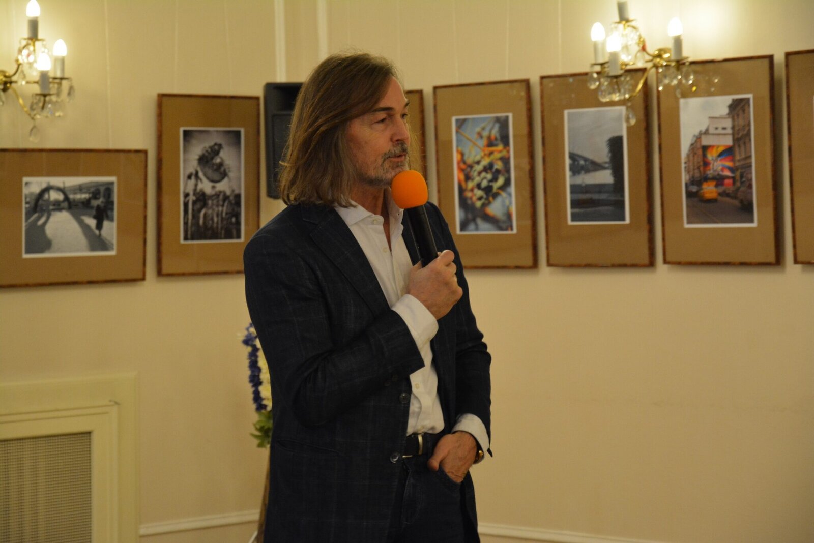 Никас Сафронов в Доме