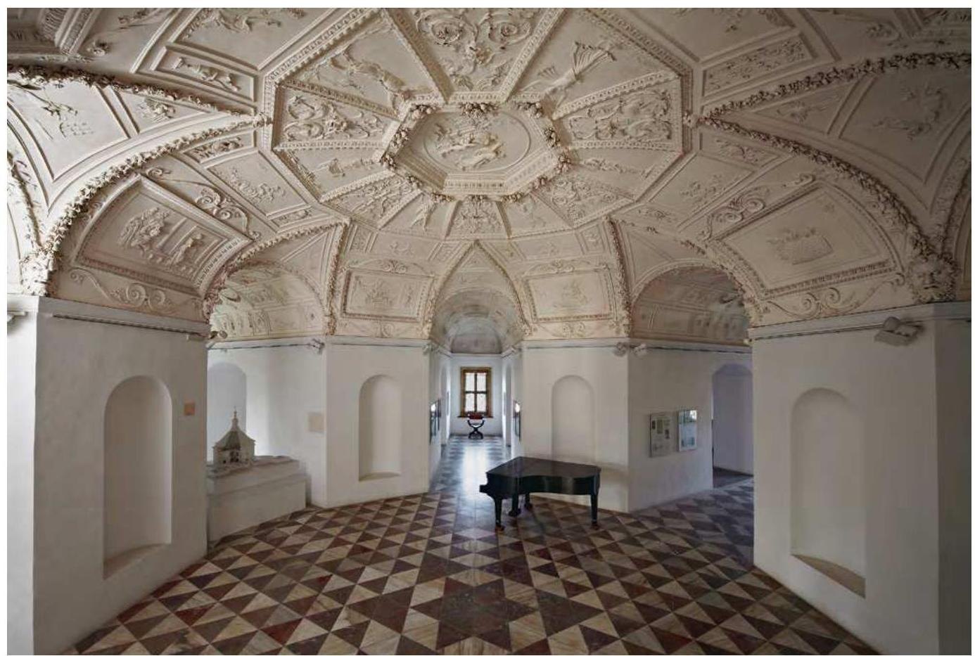 Штуковые своды первого этажа дворца «Звезда»